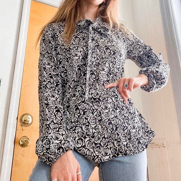 Vintage 80s Rose Print Pussy Bow Blouse - Picture 3 of 4